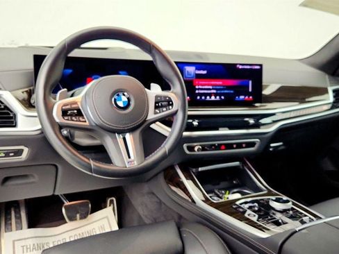 Used 2025 BMW X7 M60i AWD/4WD image 13