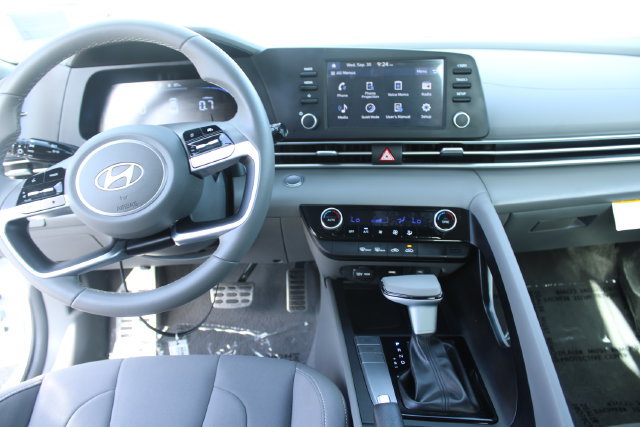 Used 2026 Hyundai Elantra Sport w/ Cargo Package FWD image 11