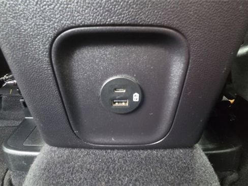 Used 2022 Ford Escape SE image 18