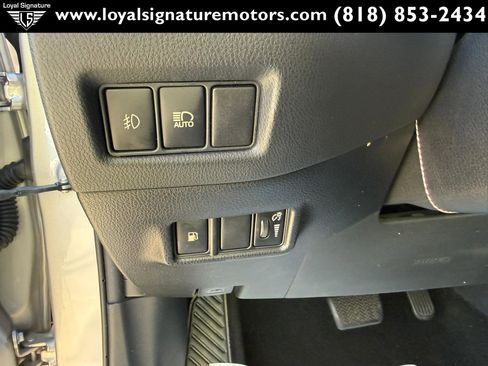 Used 2018 Toyota C-HR XLE image 18