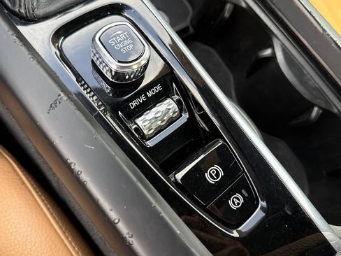 Used 2019 Volvo XC60 T5 Momentum w/ Premium Package AWD/4WD image 21