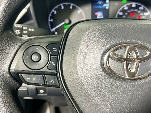 Used 2025 Toyota Corolla LE FWD image 18