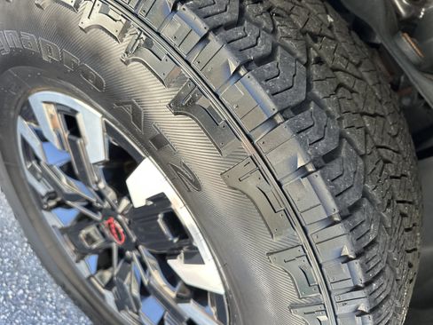 Used 2024 Nissan Frontier PRO-4X w/ Off-Road Protection Package image 7