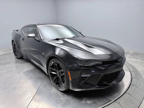 Used 2016 Chevrolet Camaro SS RWD image 3