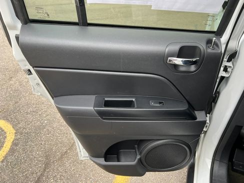 Used 2016 Jeep Patriot Sport w/ Power Value Group image 24