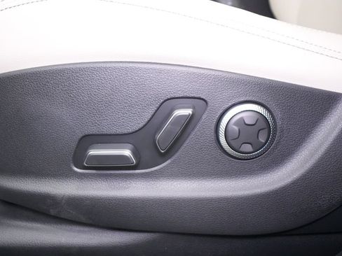 New 2026 Genesis GV70 2.5T Select AWD/4WD image 16