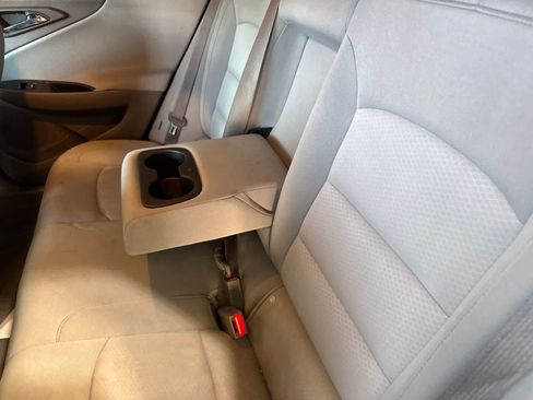 Used 2018 Chevrolet Malibu LT FWD image 18