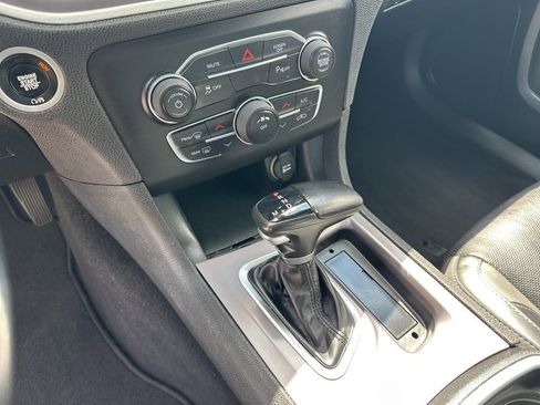 Used 2022 Dodge Charger SXT w/ Leather Interior Group image 11