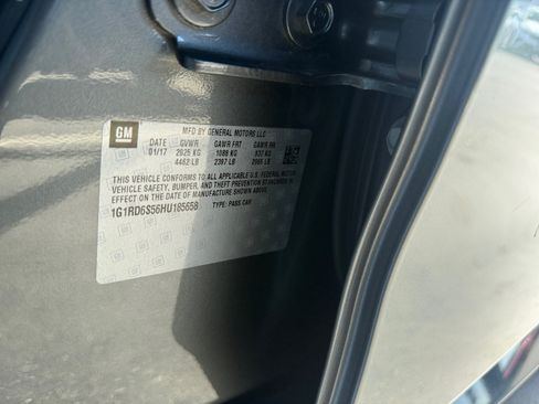 Used 2017 Chevrolet Volt Premier w/ Driver Confidence II Package FWD image 22