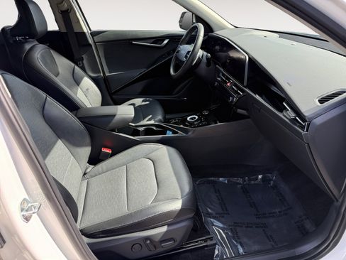 Used 2023 Kia Niro Wave FWD image 19