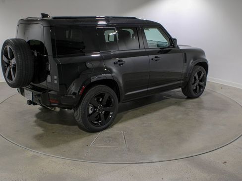 New 2026 Land Rover Defender 110 X-Dynamic SE image 5