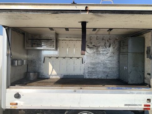 Used 2017 Ford F250 XL image 11