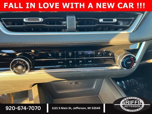 Used 2025 Chevrolet Equinox LT image 25