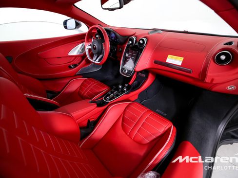 New 2025 McLaren GTS image 19