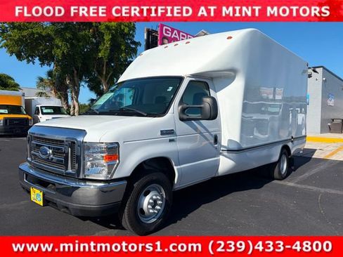 Used 2019 Ford E-350 and Econoline 350 Super Duty RWD image 2