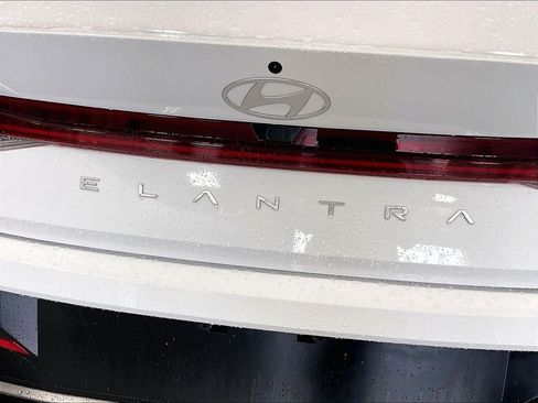 Certified 2025 Hyundai Elantra SEL FWD image 29