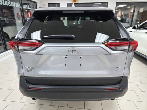 Used 2025 Toyota RAV4 LE image 9