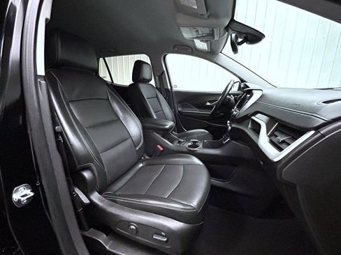 Used 2024 GMC Terrain SLT image 15