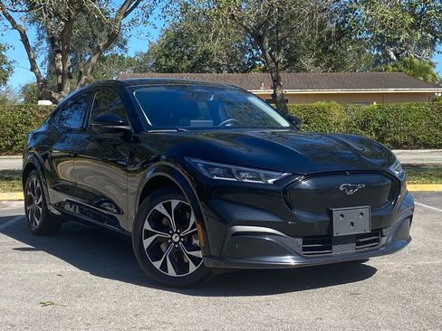 Used 2021 Ford Mustang Mach-E Premium image 5