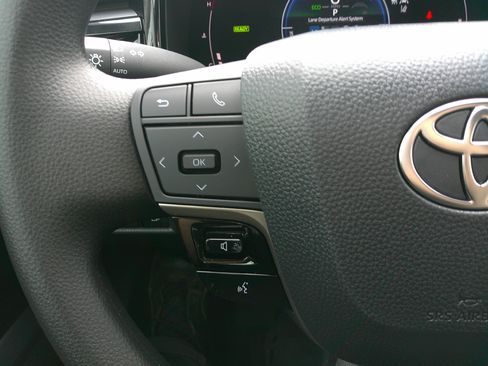 Used 2026 Toyota Camry LE image 19