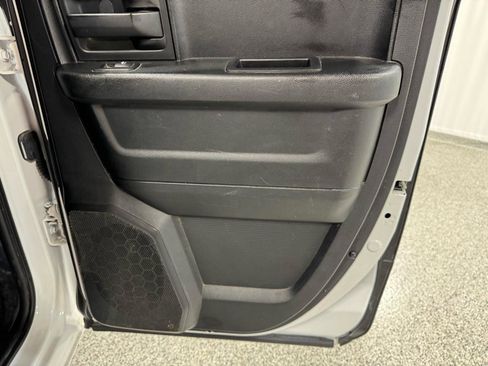 Used 2017 RAM 1500 Express RWD image 12