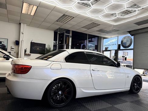 Used 2013 BMW 335i Convertible RWD image 20