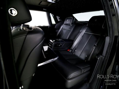 Used 2020 Rolls-Royce Phantom Sedan RWD image 19