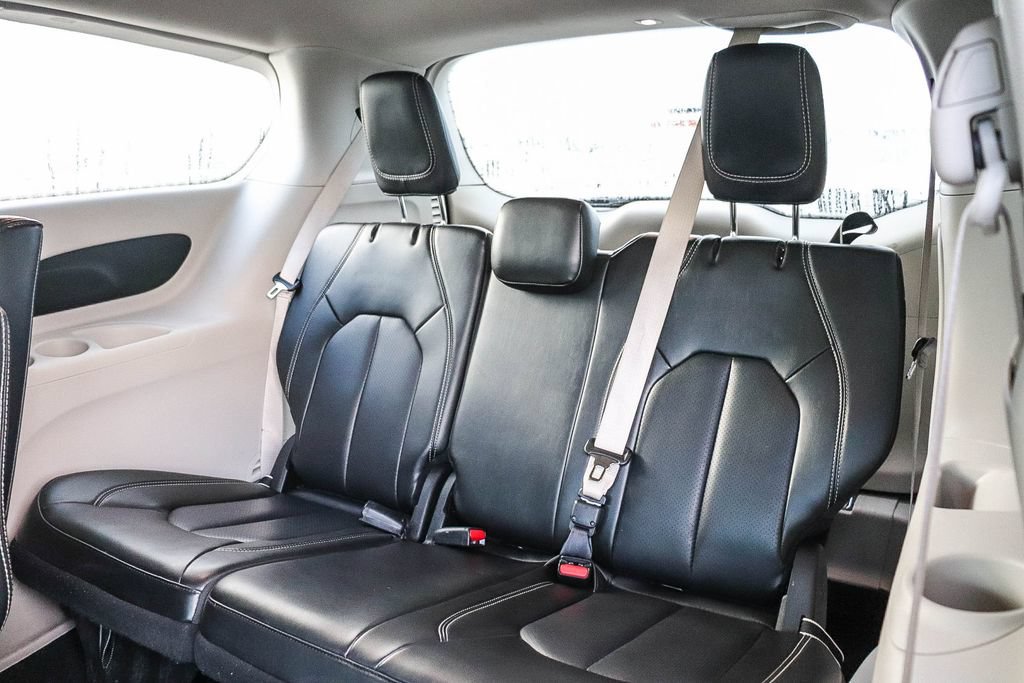 Used 2024 Chrysler Pacifica Limited FWD image 22