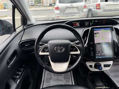 Used 2017 Toyota Prius Prime Premium FWD image 14