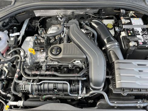 Used 2025 Volkswagen Jetta SE image 32