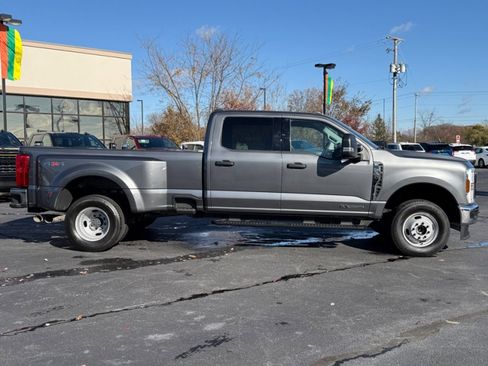 Used 2024 Ford F350 XLT image 9