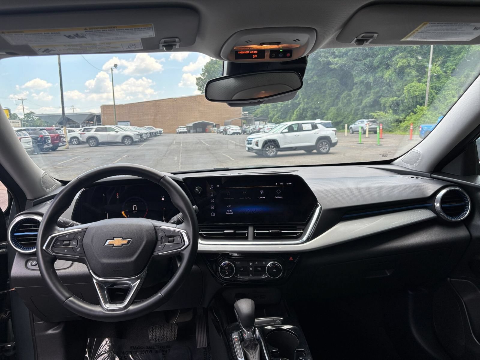 Used 2025 Chevrolet Trax LT w/ LT Convenience Package FWD image 35