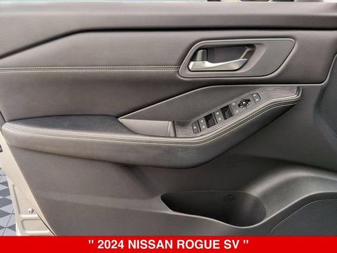 Certified 2024 Nissan Rogue SV w/ SV Premium Package AWD/4WD image 10