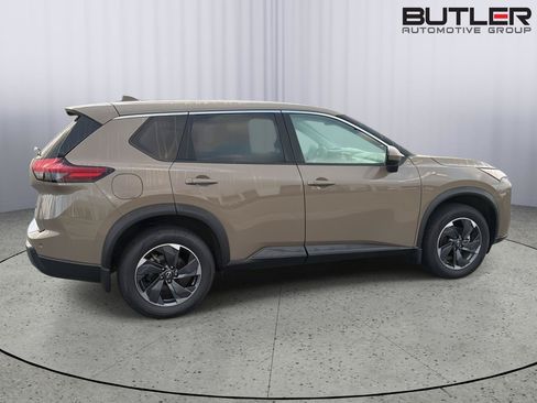 Used 2024 Nissan Rogue SV FWD image 7