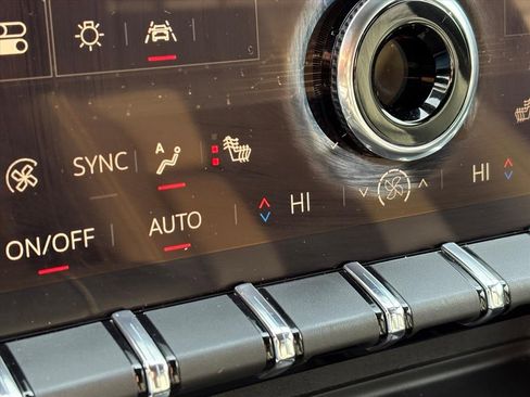 Used 2024 GMC Acadia Elevation w/ Luxury Package image 14