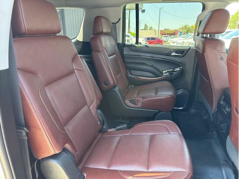Used 2019 Chevrolet Suburban Premier w/ Premier Plus Edition AWD/4WD image 31