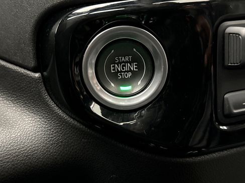 Used 2022 Chevrolet Silverado 1500 ZR2 w/ Technology Package image 23