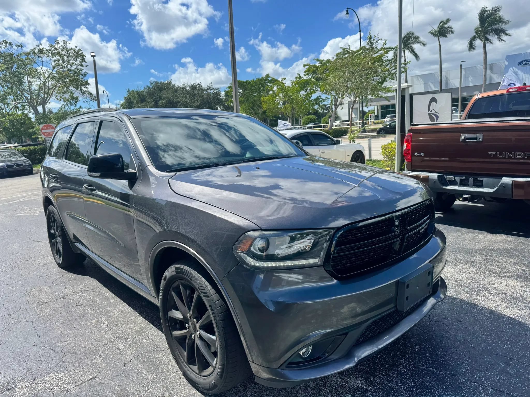 Used 2017 Dodge Durango R/T w/ Blacktop Package AWD/4WD image 3