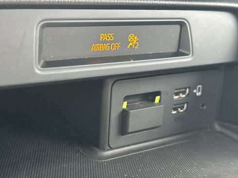 Used 2023 MAZDA MX-5 Miata Sport image 28