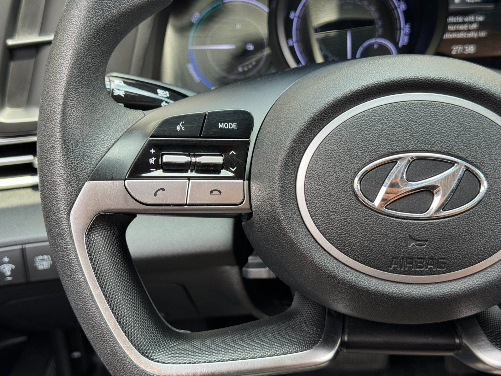 Used 2022 Hyundai Elantra Blue FWD image 19
