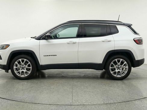 Used 2025 Jeep Compass Limited image 5