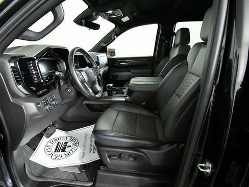 Used 2024 Chevrolet Silverado 1500 ZR2 w/ Technology Package image 5