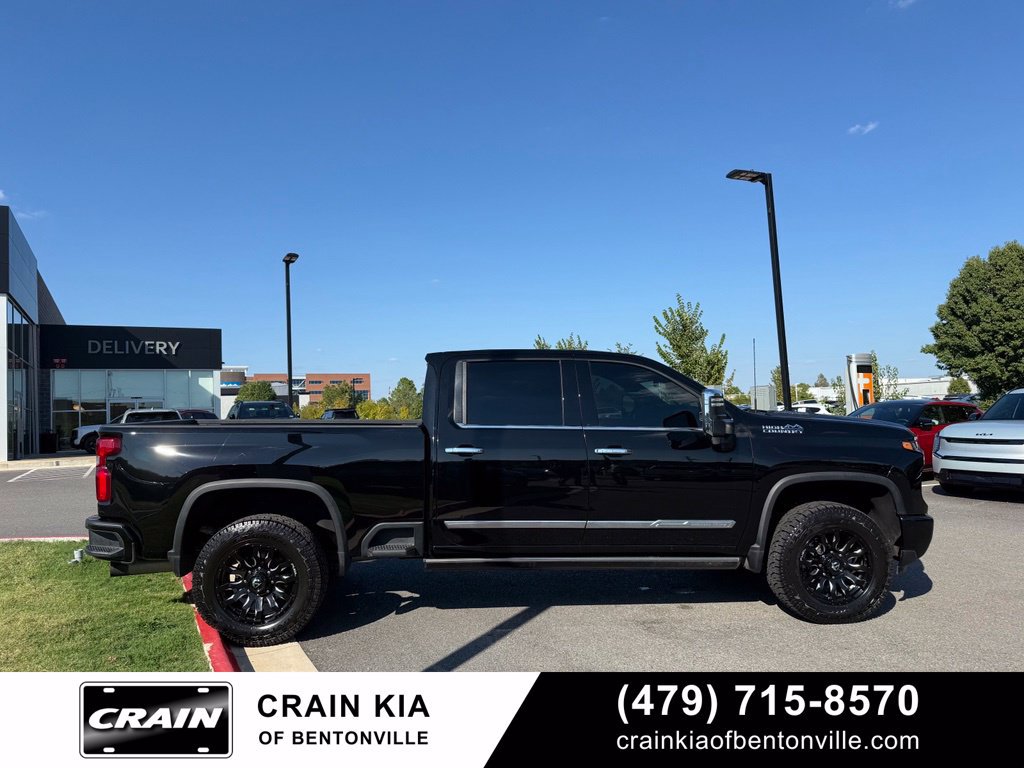 Used 2024 Chevrolet Silverado 2500 High Country w/ High Country Premium Package AWD/4WD image 8