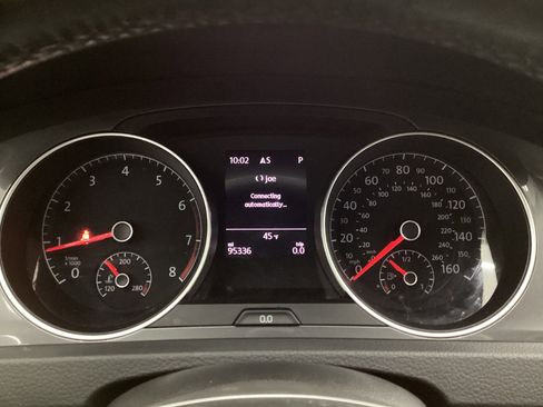 Used 2017 Volkswagen Golf Alltrack S image 26