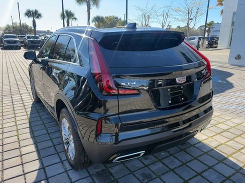 Certified 2025 Cadillac XT4 Premium Luxury FWD image 5