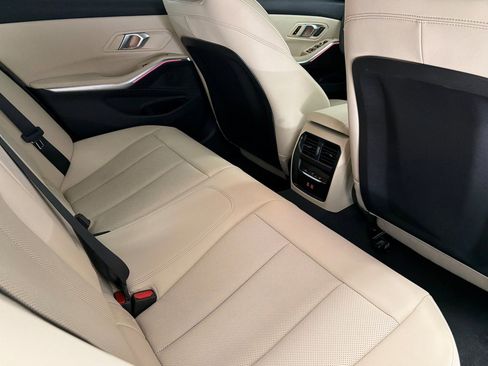 Used 2025 BMW 330i Sedan w/ Convenience Package image 31