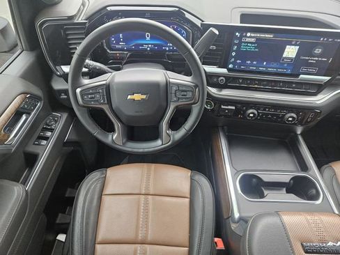 Used 2025 Chevrolet Silverado 2500 High Country w/ High Country Premium Package AWD/4WD image 28