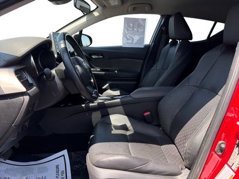 Used 2021 Toyota C-HR Limited FWD image 10