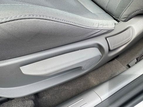 Certified 2024 Hyundai Elantra SE FWD image 22