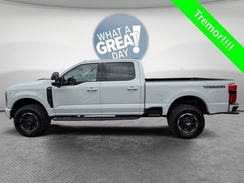 Used 2025 Ford F350 Lariat w/ Lariat Ultimate Package AWD/4WD image 7